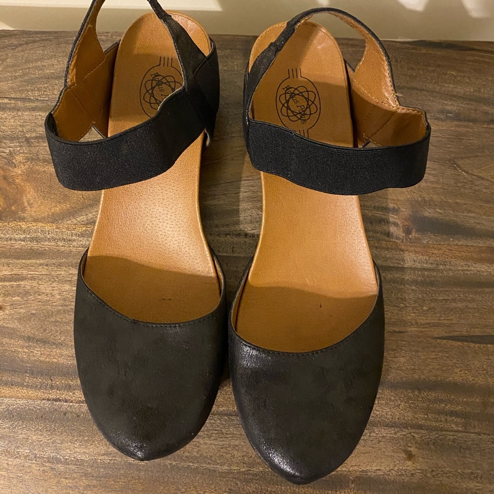 Hokus Pokus Women’s Ankle Strap Sandals size 9.5